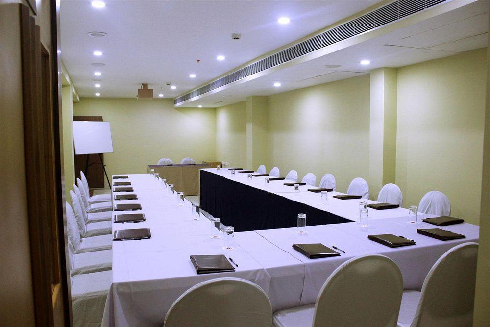 Raj Park- Hill View Hotel Tirupati Eksteriør billede