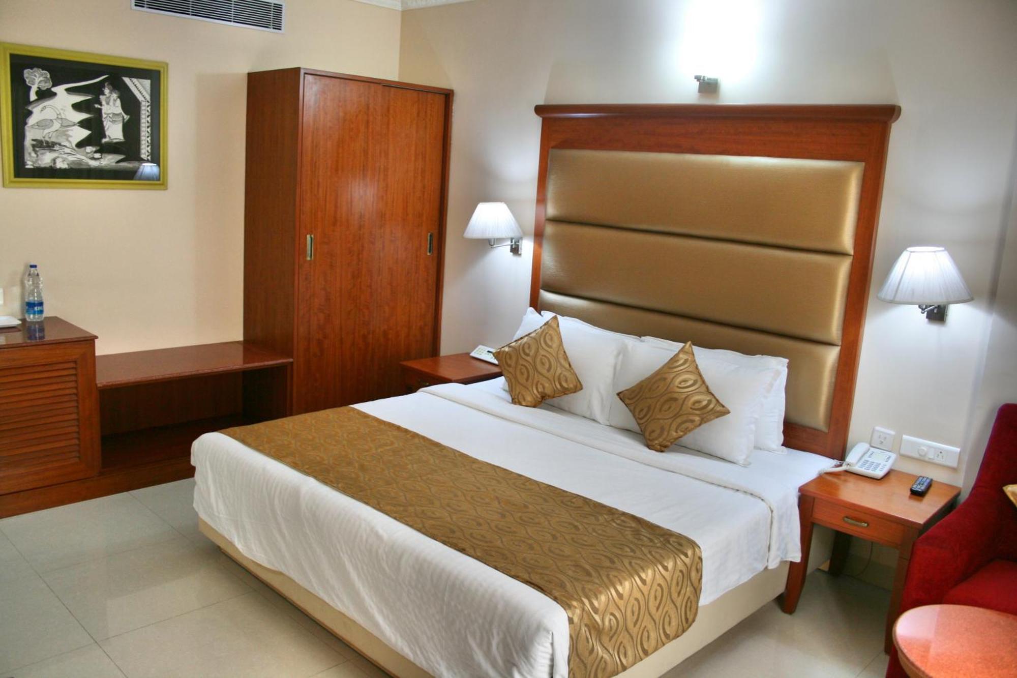 Raj Park- Hill View Hotel Tirupati Eksteriør billede