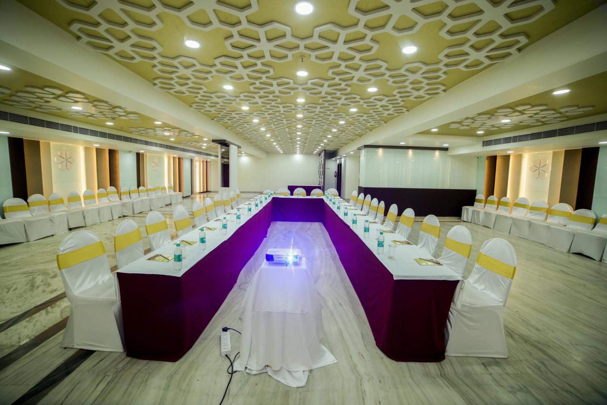 Raj Park- Hill View Hotel Tirupati Eksteriør billede