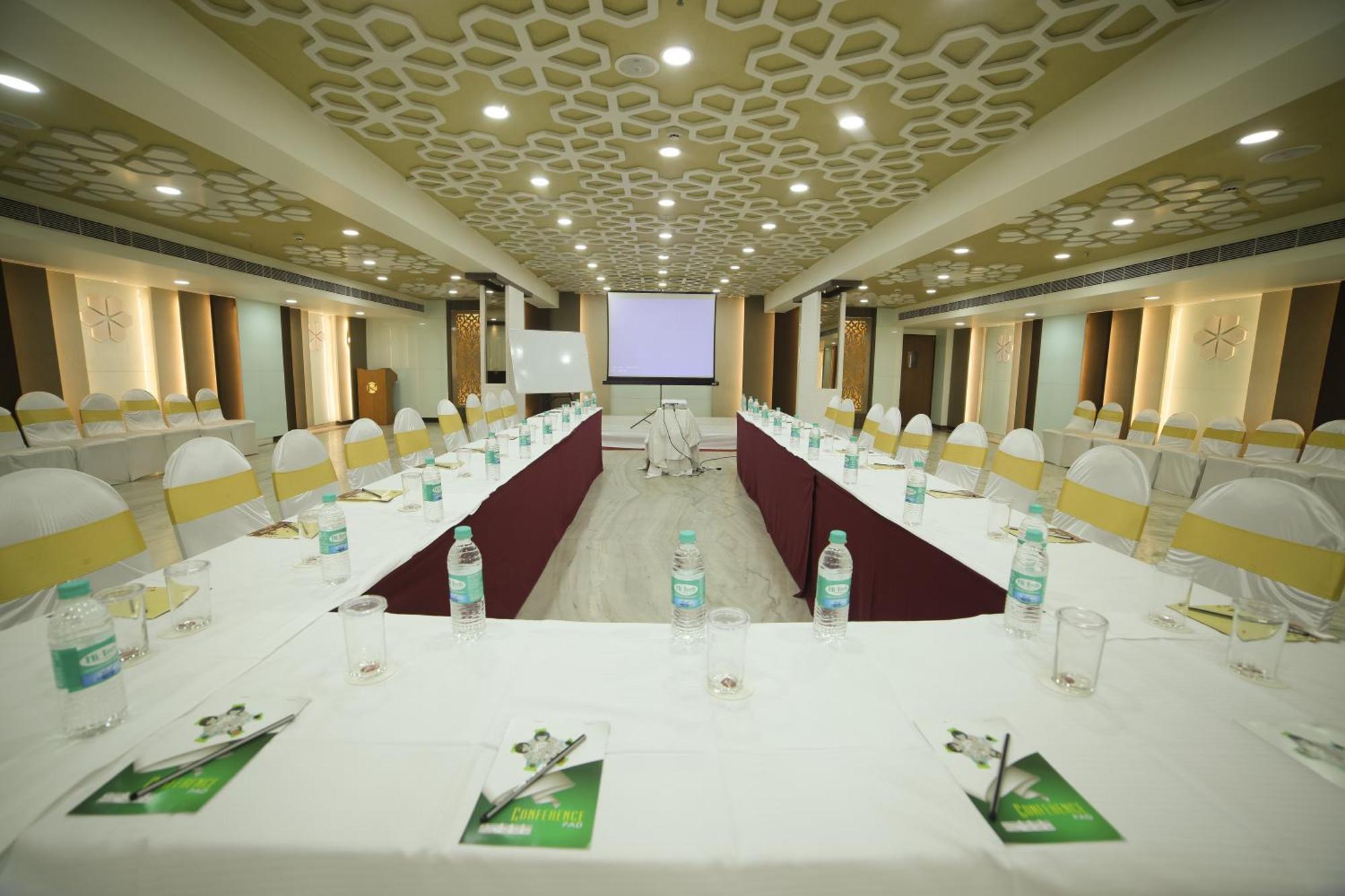 Raj Park- Hill View Hotel Tirupati Eksteriør billede