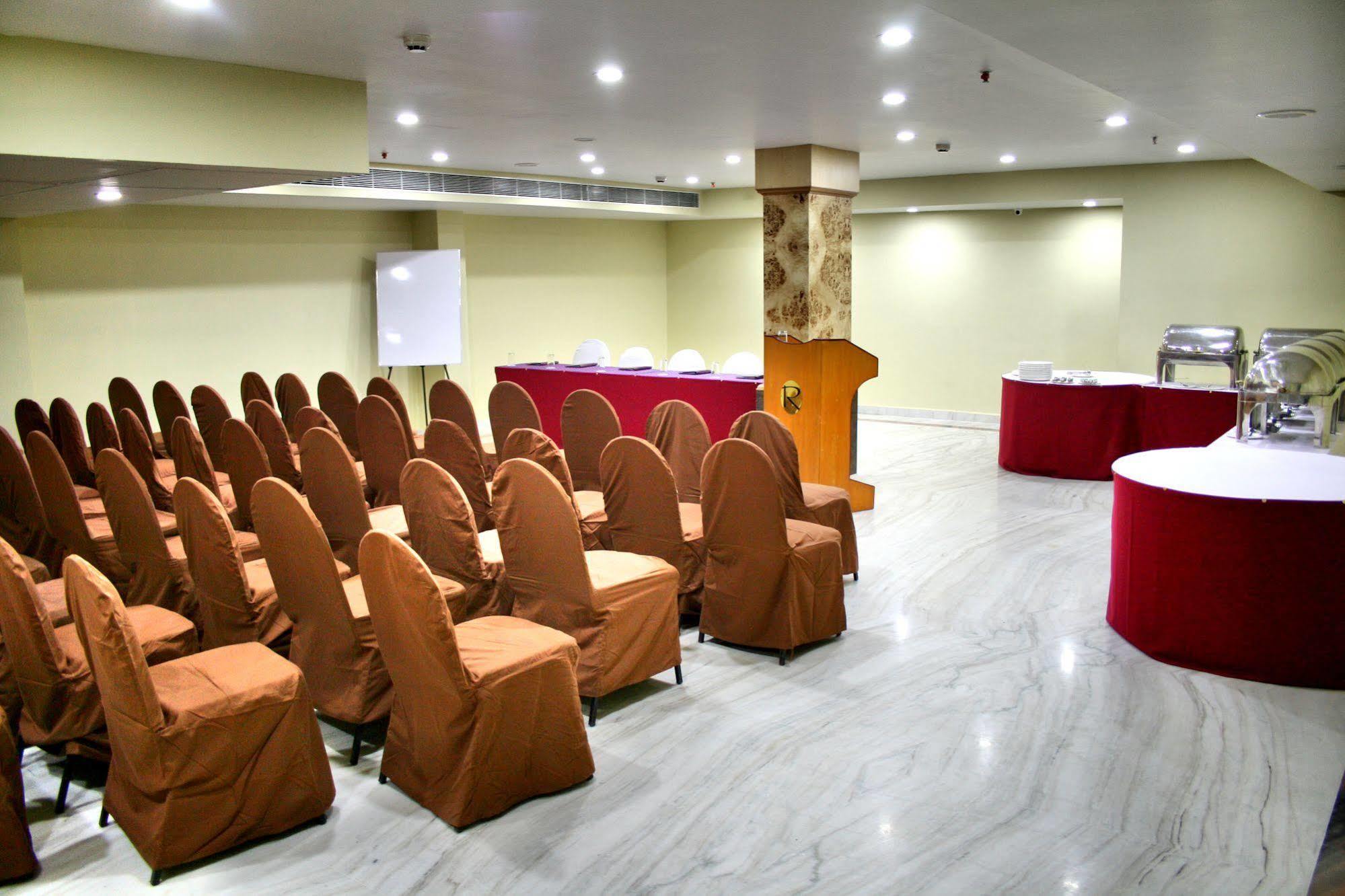 Raj Park- Hill View Hotel Tirupati Eksteriør billede