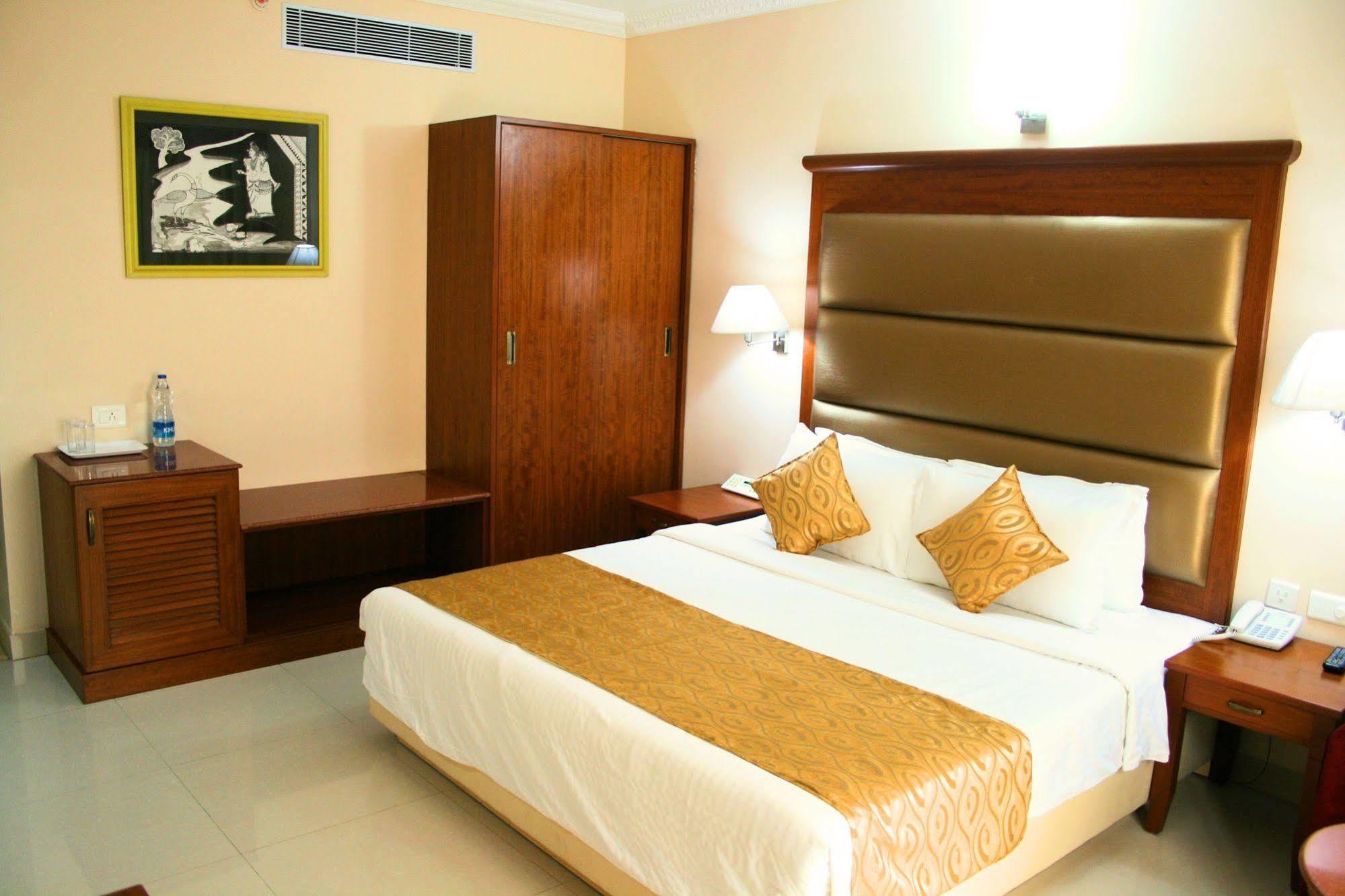 Raj Park- Hill View Hotel Tirupati Eksteriør billede