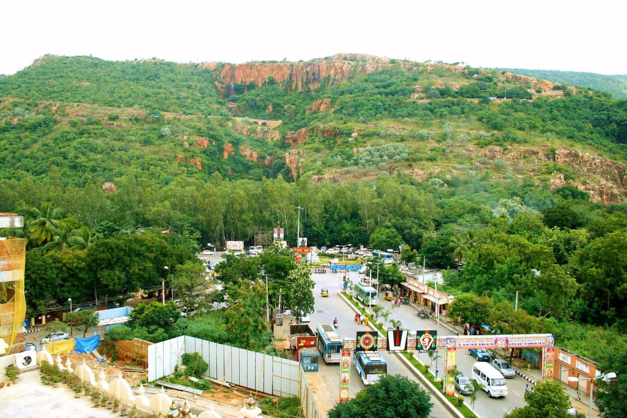 Raj Park- Hill View Hotel Tirupati Eksteriør billede